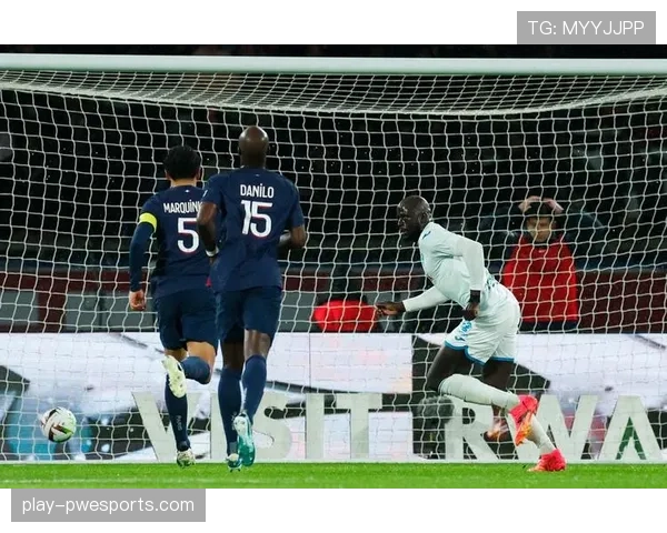 多家法甲俱乐部联合提议，希望联赛考虑引入“脑震荡换人”临时规则